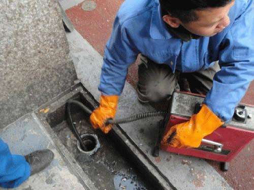 延边朝鲜族疏通下水道