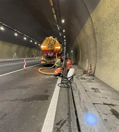 延边朝鲜族隧道排水渠清淤